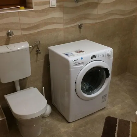 Schoene Ferienwohnung In Mit Gemeinsamem Pool, Grill Und Terrasse Und Panoramablick דירה נובי ווינודולסקי