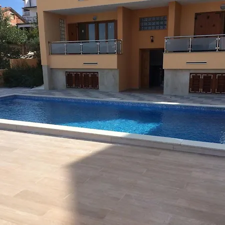 Schoene Ferienwohnung In Mit Gemeinsamem Pool, Grill Und Terrasse Und Panoramablick