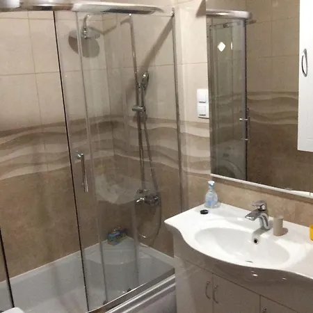 דירה Schoene Ferienwohnung In Mit Gemeinsamem Pool, Grill Und Terrasse Und Panoramablick נובי ווינודולסקי